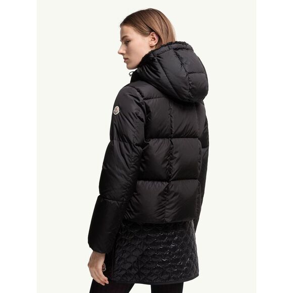 Moncler Women Castelnou Square-Quilted Hooded Short Down Jacket - Picture 3 of 3